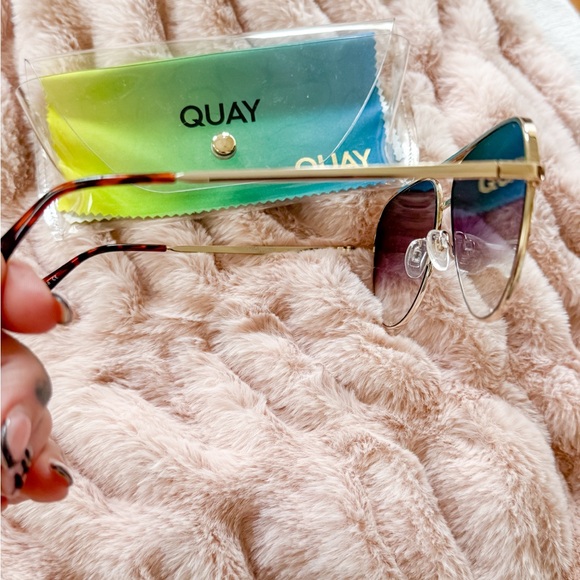 Quay Australia High Key Gold Aviator Sunglasses with Gradient Lenses - Picture 4 of 4